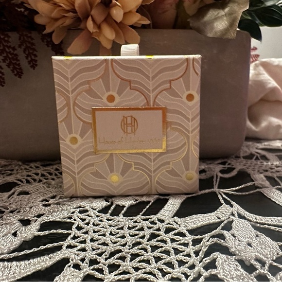 House of Harlow 1960 Gold Tone Spiral statement earring - Picture 5 of 5